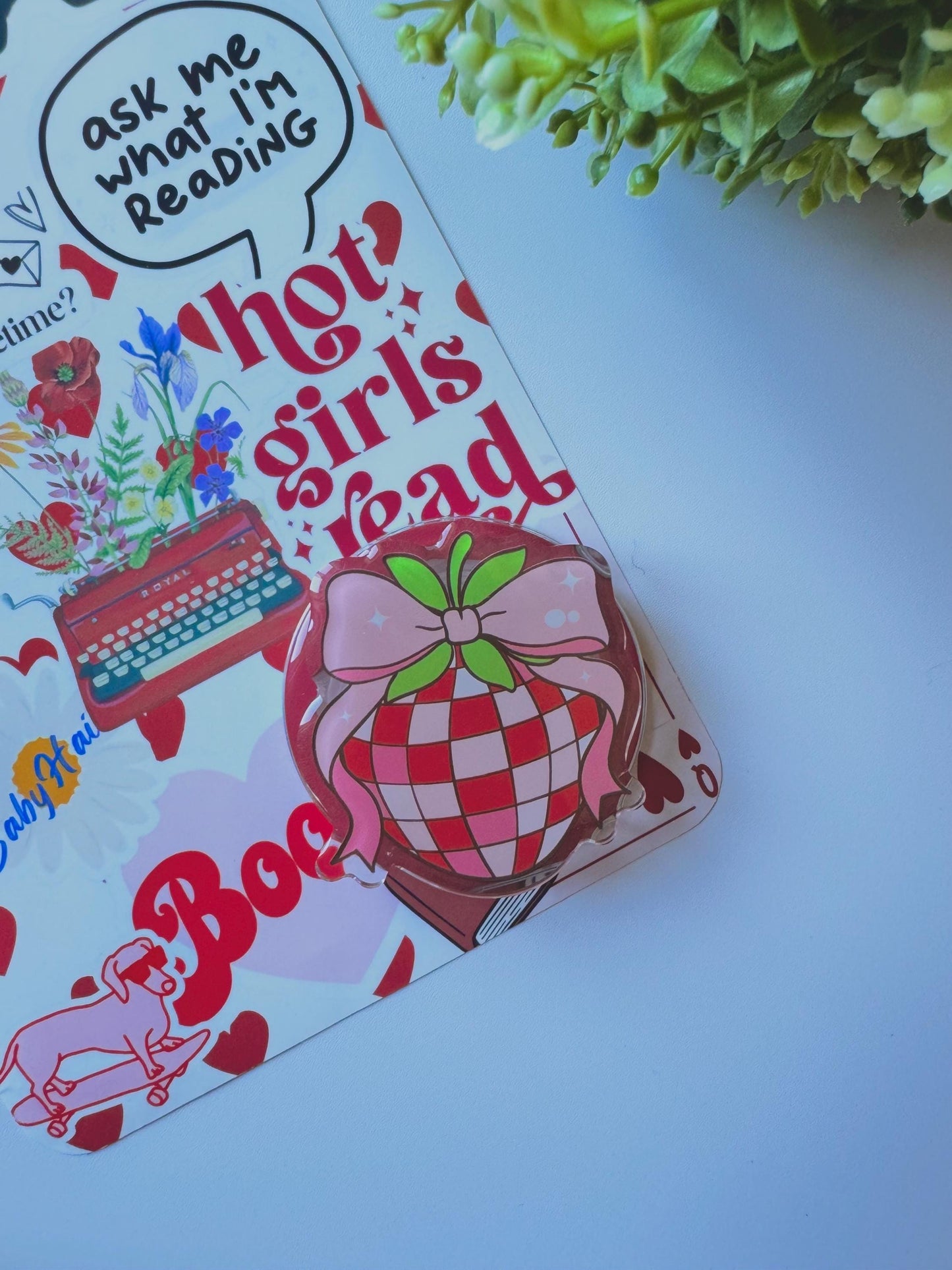 Coquette-style strawberry disco MagSafe grip – pink and red design for Kindle or iPhone