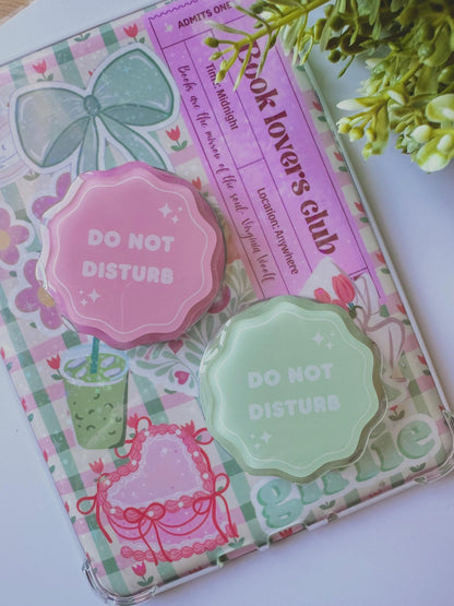 Do not disturb pink and mint green magnetic grip – MagSafe-compatible with adhesive for e-readers