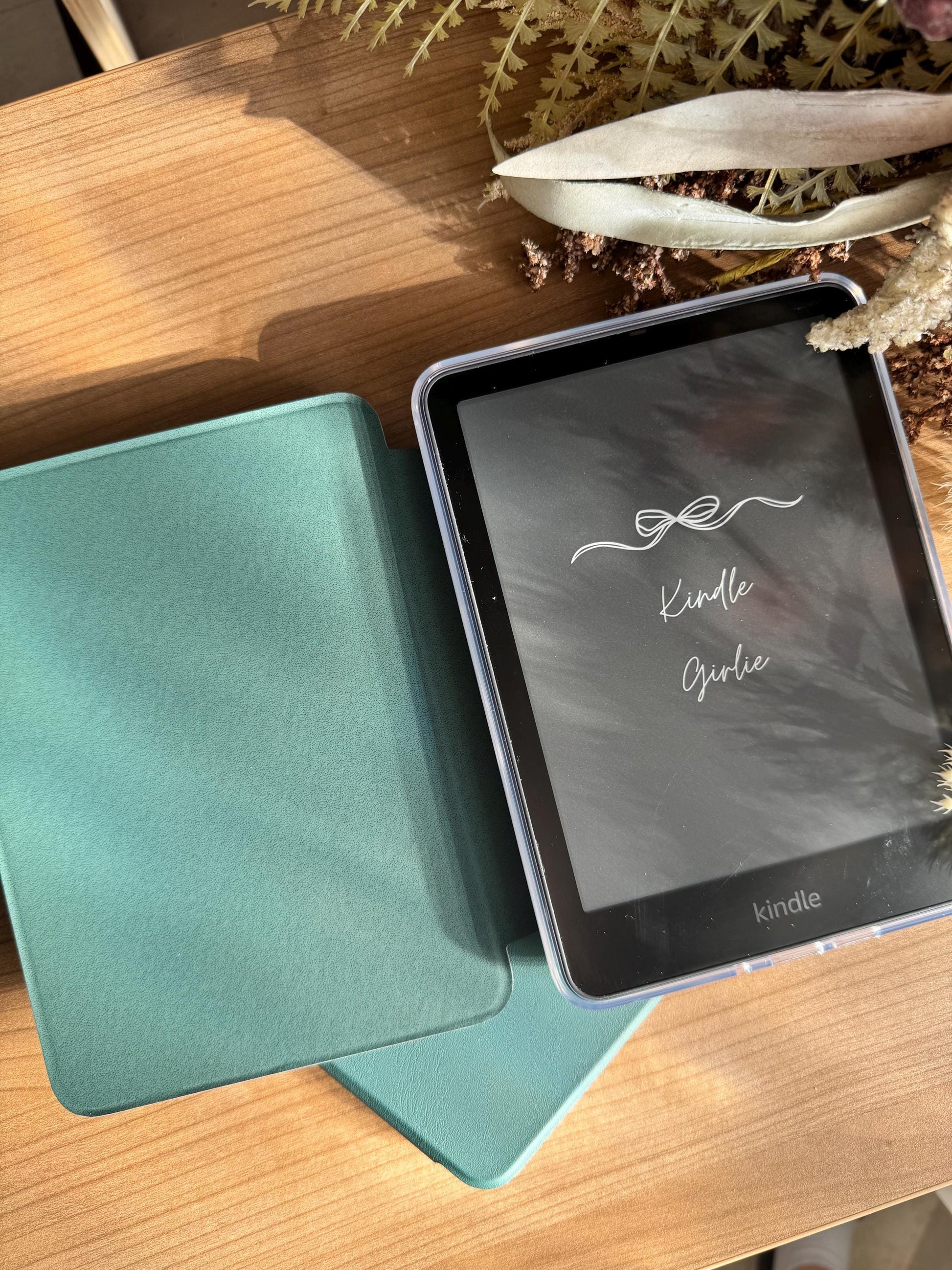 Forest Green Magnetic Kindle Case: Detachable Flip Cover + 2 Free Inserts