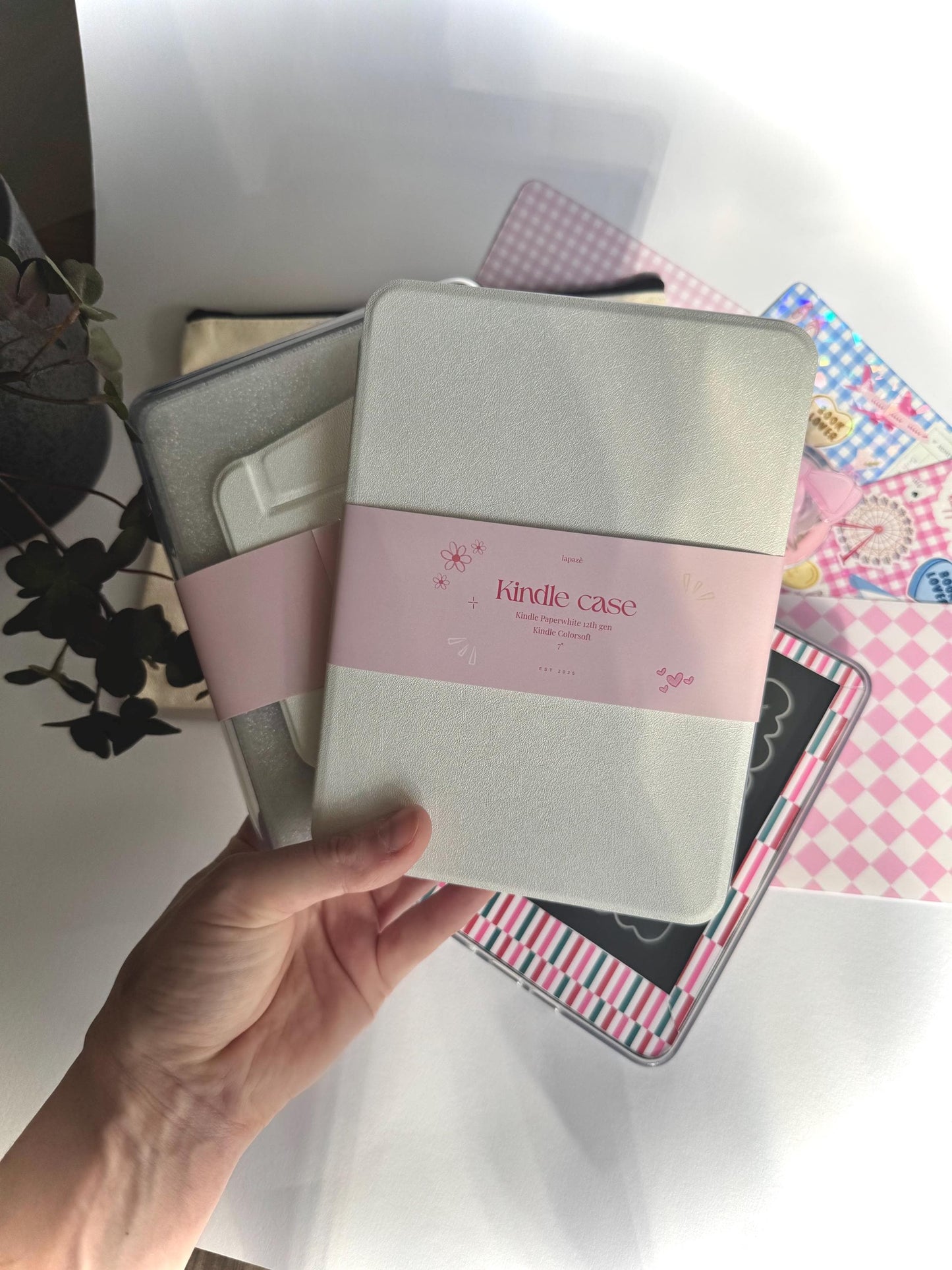 White Magnetic Detachable Flip Case for Kindle + 2 Free Inserts Included Magsafe Kindle case Colorsoft Basic Paperwhite
