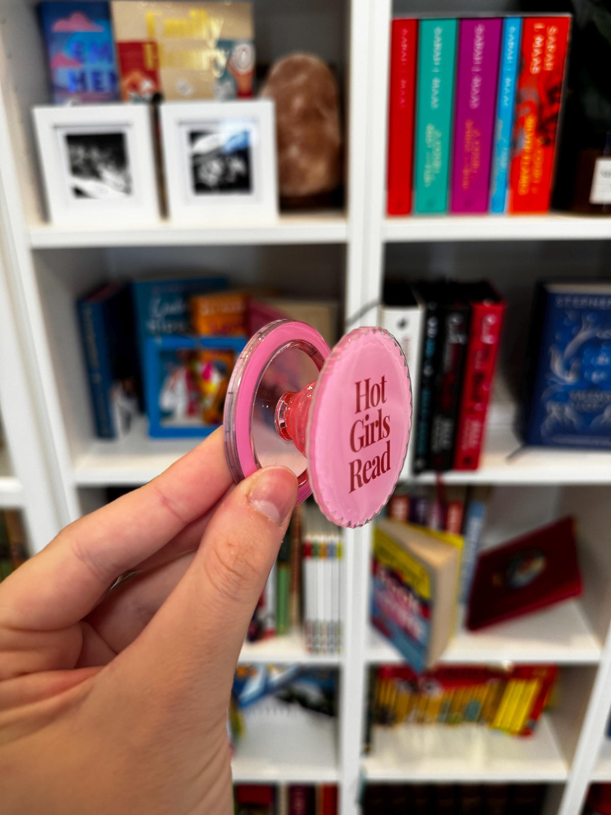 Hot Girls Read Kindle MagSafe Grip: Bookish Magnetic Phone Accessory