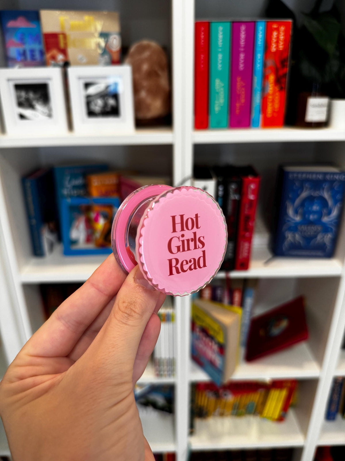 Hot Girls Read Kindle MagSafe Grip: Bookish Magnetic Phone Accessory