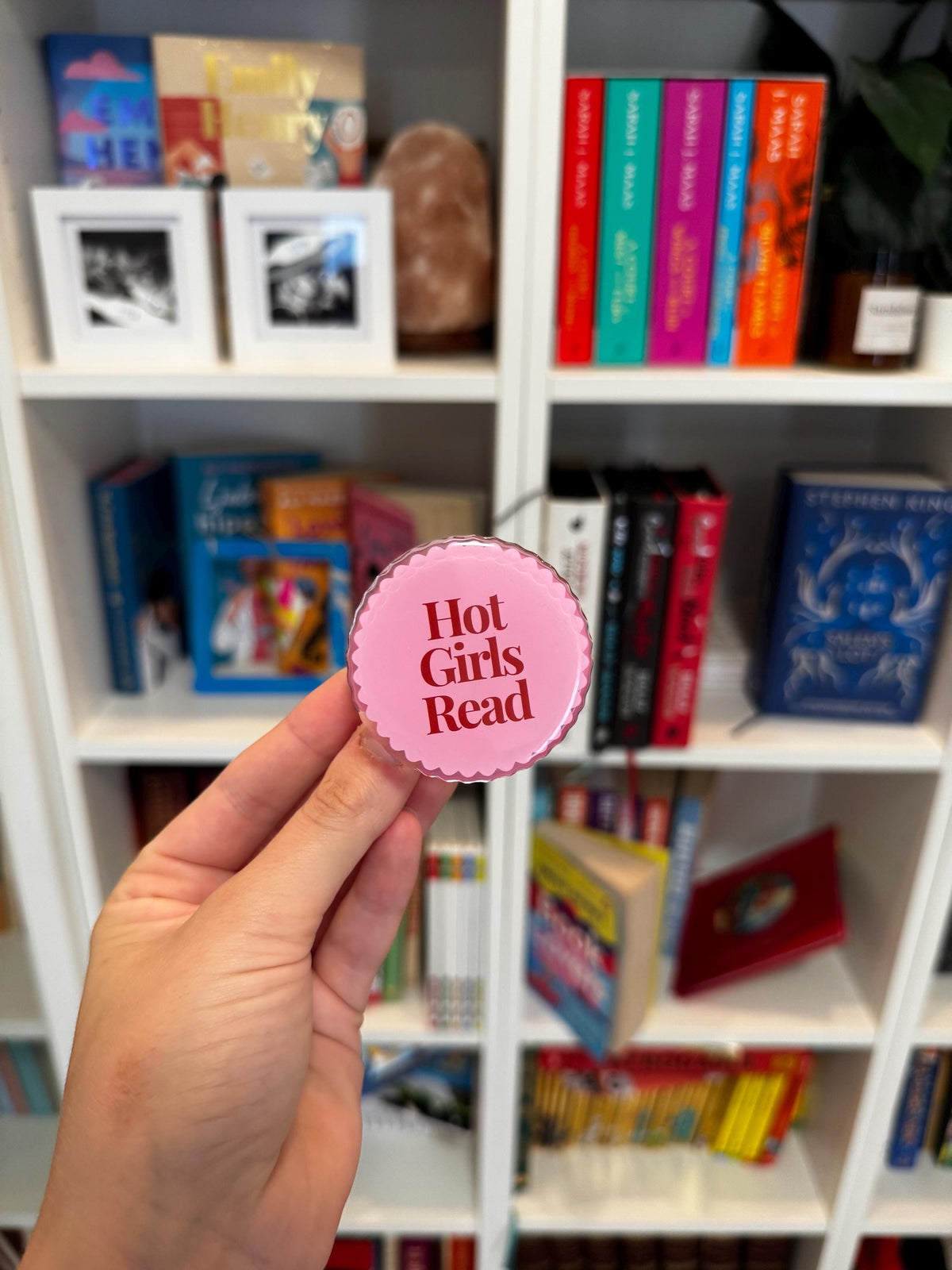 Hot Girls Read Kindle MagSafe Grip: Bookish Magnetic Phone Accessory