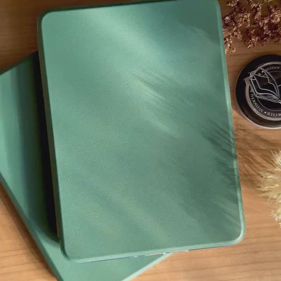 Forest Green Magnetic Detachable Flip Case for Kindle & Kobo + 2 Free Inserts Included