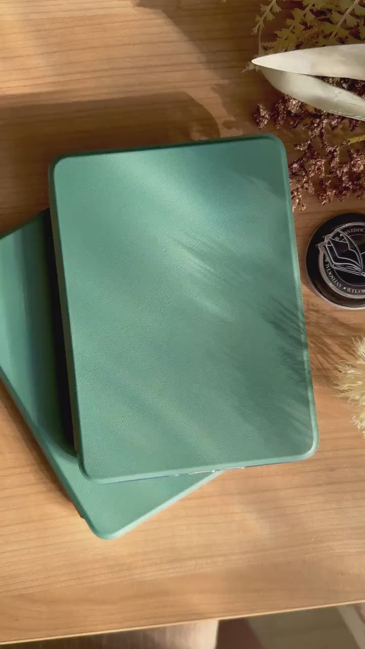 Forest Green Magnetic Detachable Flip Case for Kindle & Kobo + 2 Free Inserts Included